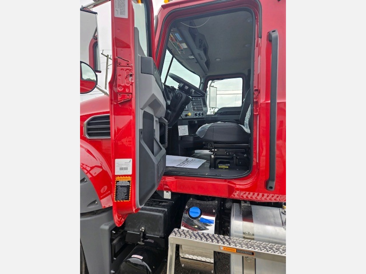 2025 Mack - image 8