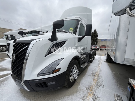 2025 VOLVO VNL64T300 Daycab #315063