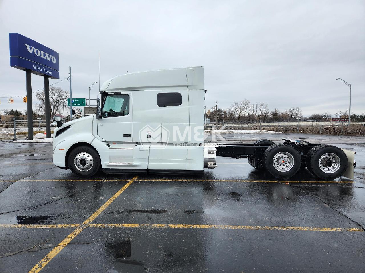 2025 Volvo - image 1