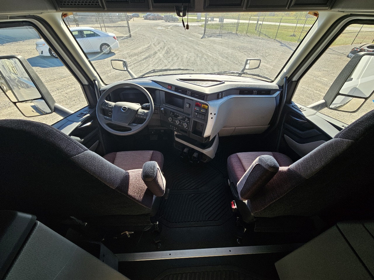 2026 Volvo - image 11