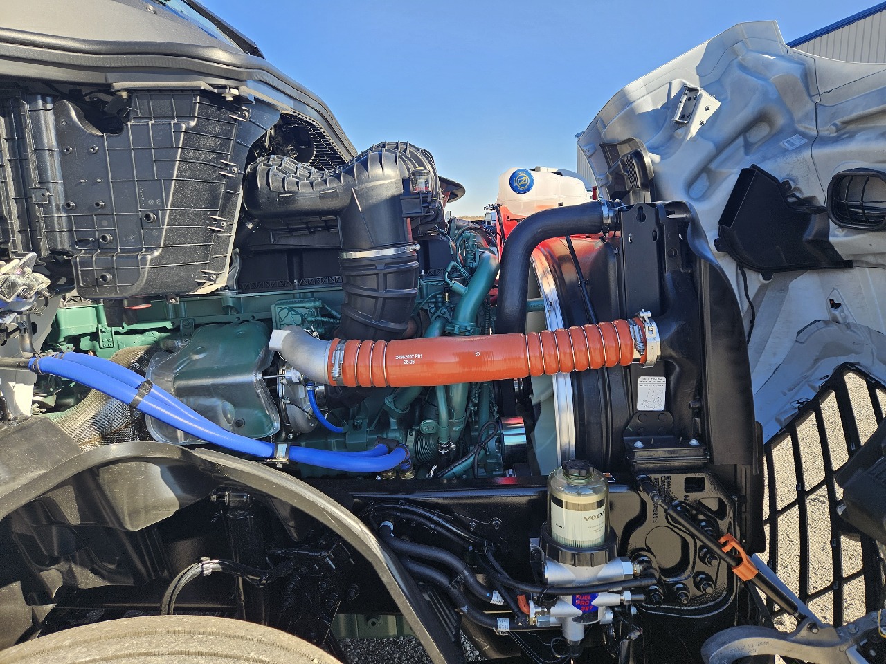 2026 Volvo VNL 860 - image 20