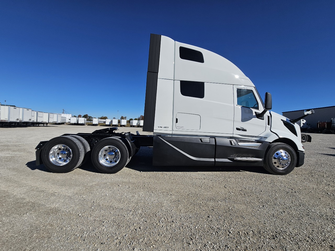 2026 Volvo VNL 860 - image 4