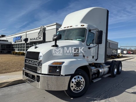 アメリカ ビンテージ　プレスドスチール MACK ARMY TRUCK Mack Defense Awarded Contract to Deliver Prototype Vehicles