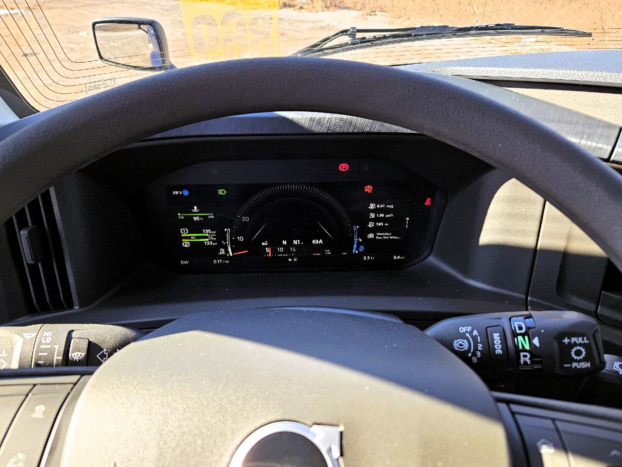 2025 Volvo - image 14