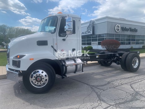 2026-mack-md-md7-205-wb-cab-chassis-truck #317500