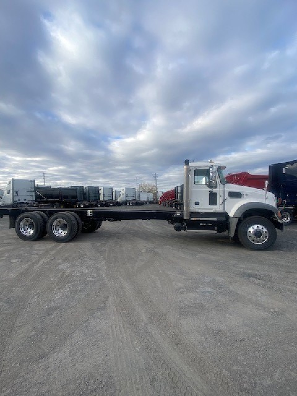 2026 Mack Granite - image 4