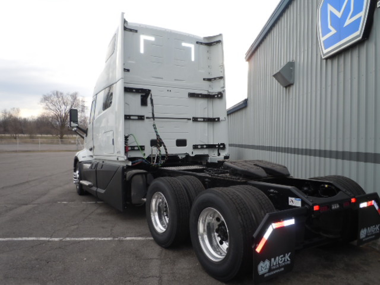 2026 Volvo - image 2