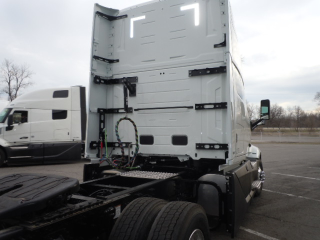 2026 Volvo - image 3