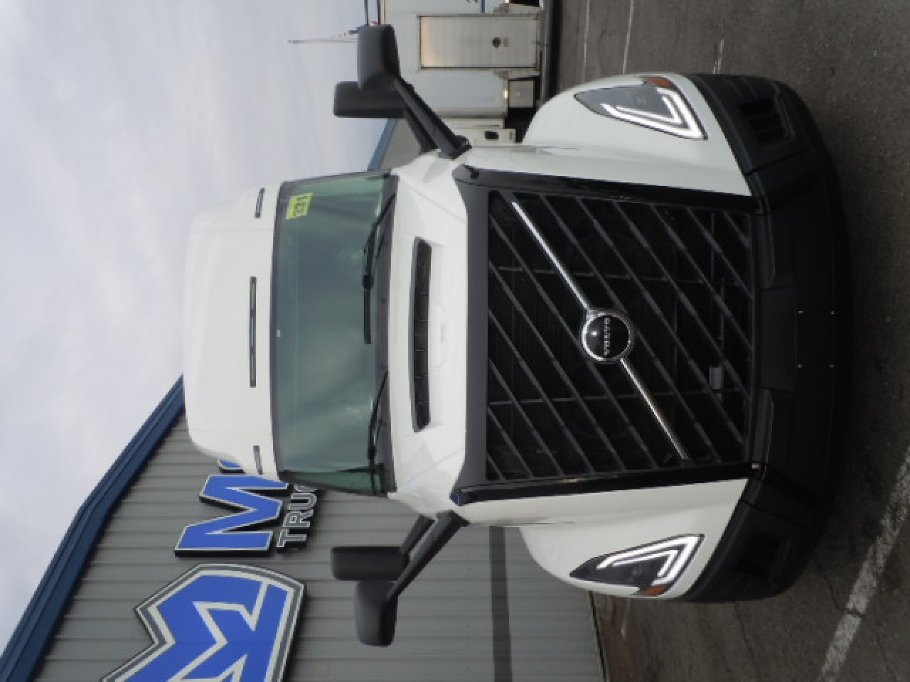 2026 Volvo - image 5