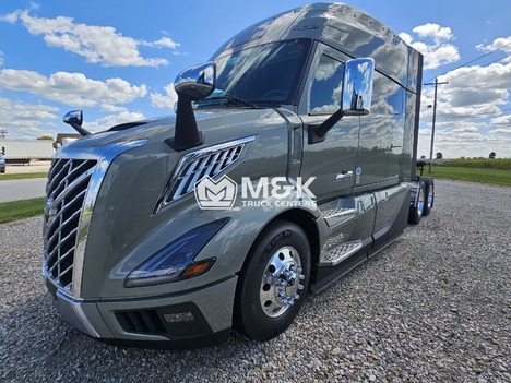 2025 VOLVO VNL64T840 Sleeper #317997