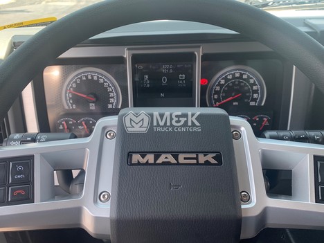 2026-mack-md-md6-274-wb-cab-chassis-truck #318353