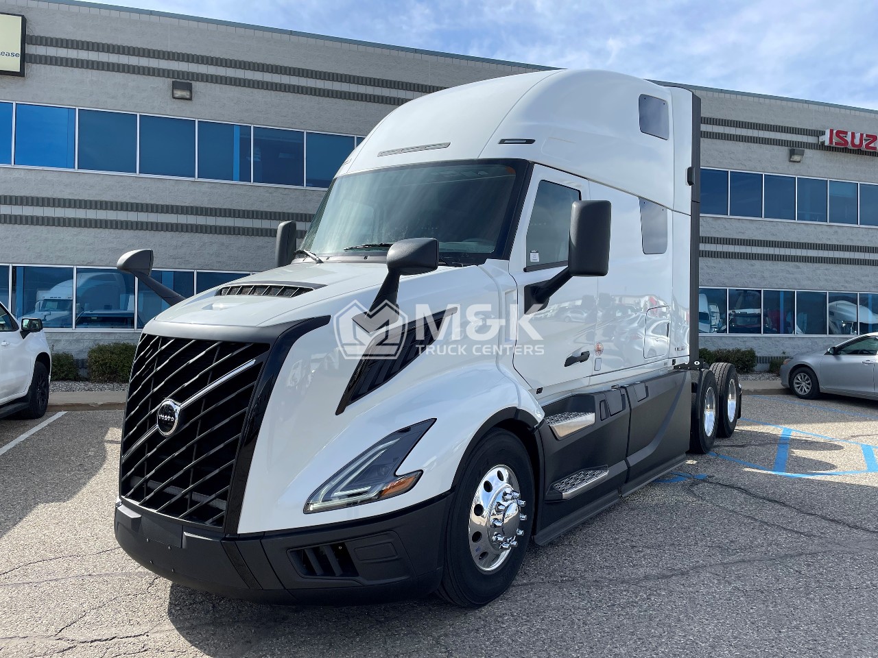 2025 Volvo - image 1