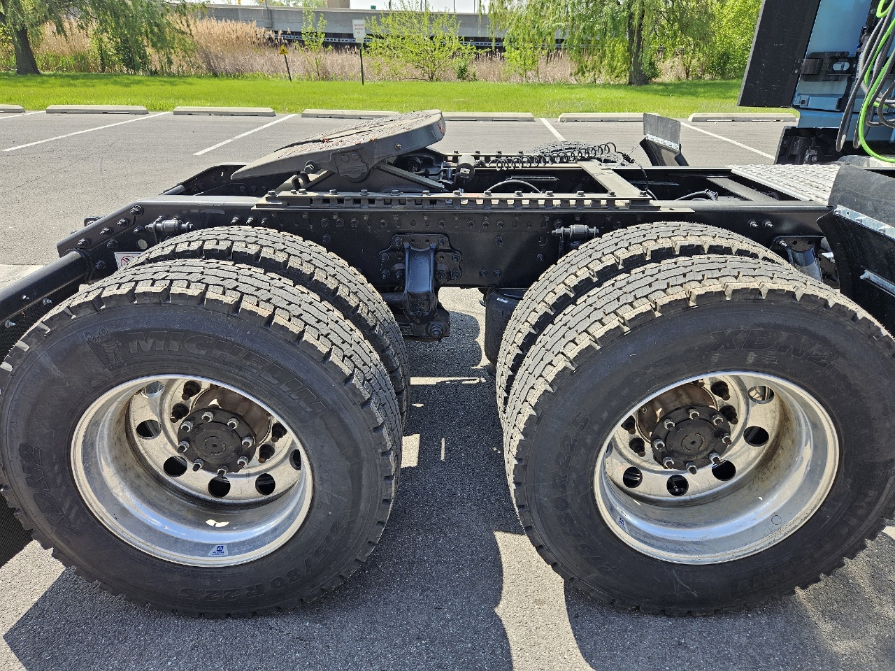 2025 Volvo - image 7