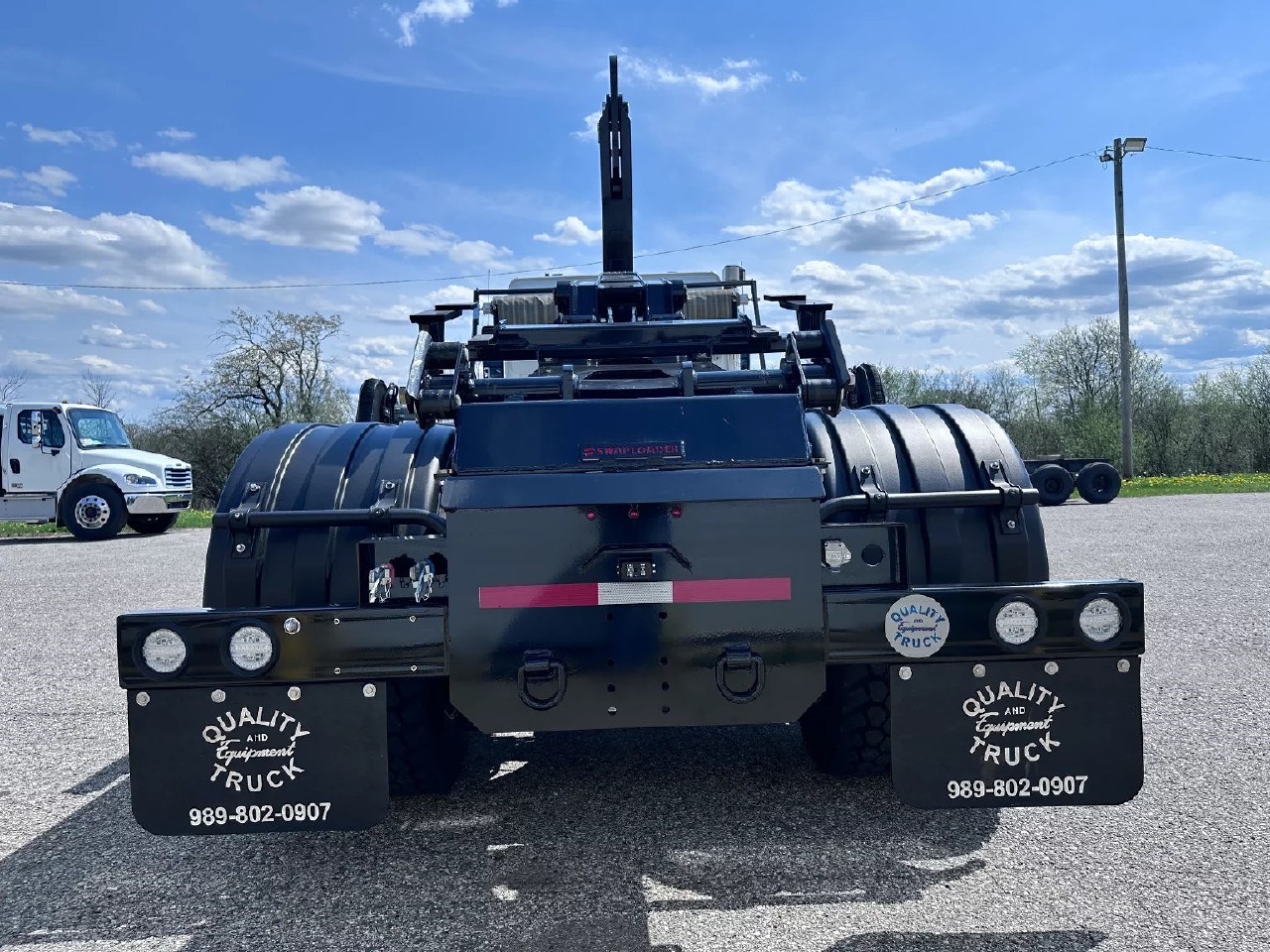 2025 Volvo - image 7