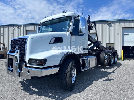 2025-volvo-vhd84b300-hooklift-truck #318705