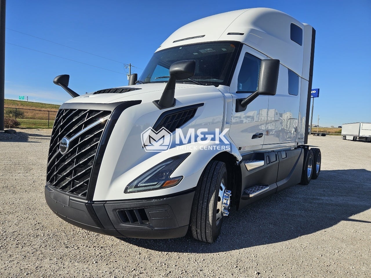 2026 Volvo VNL 860 - image 1