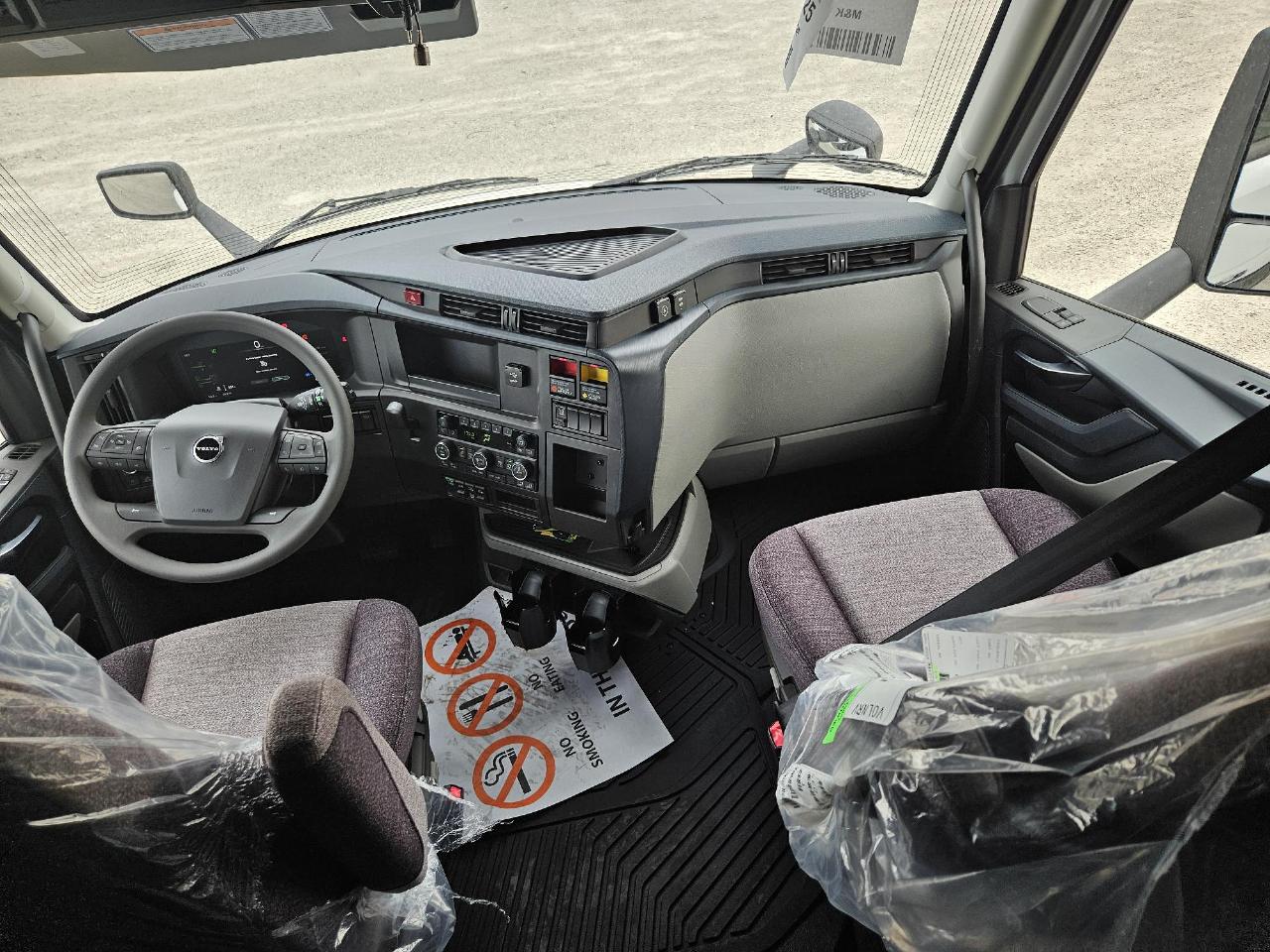 2026 Volvo VNL 860 - image 9