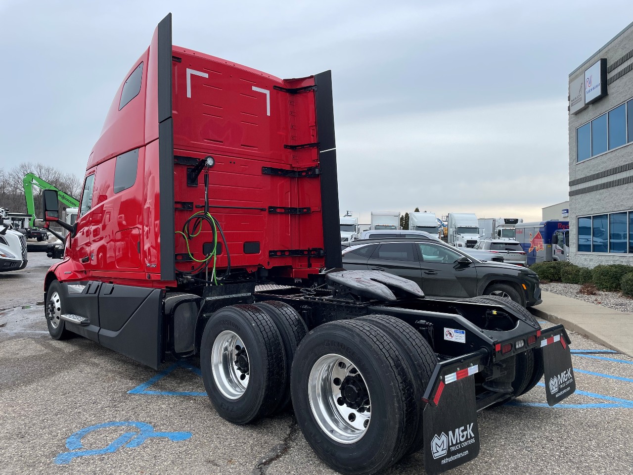 2026 Volvo - image 4