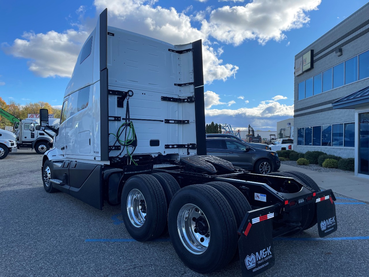 2026 Volvo - image 4