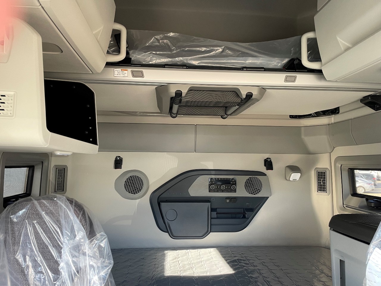 2026 Volvo - image 6