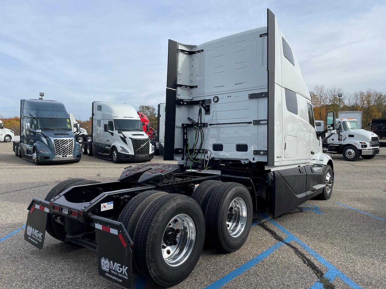 2026 Volvo - image 3