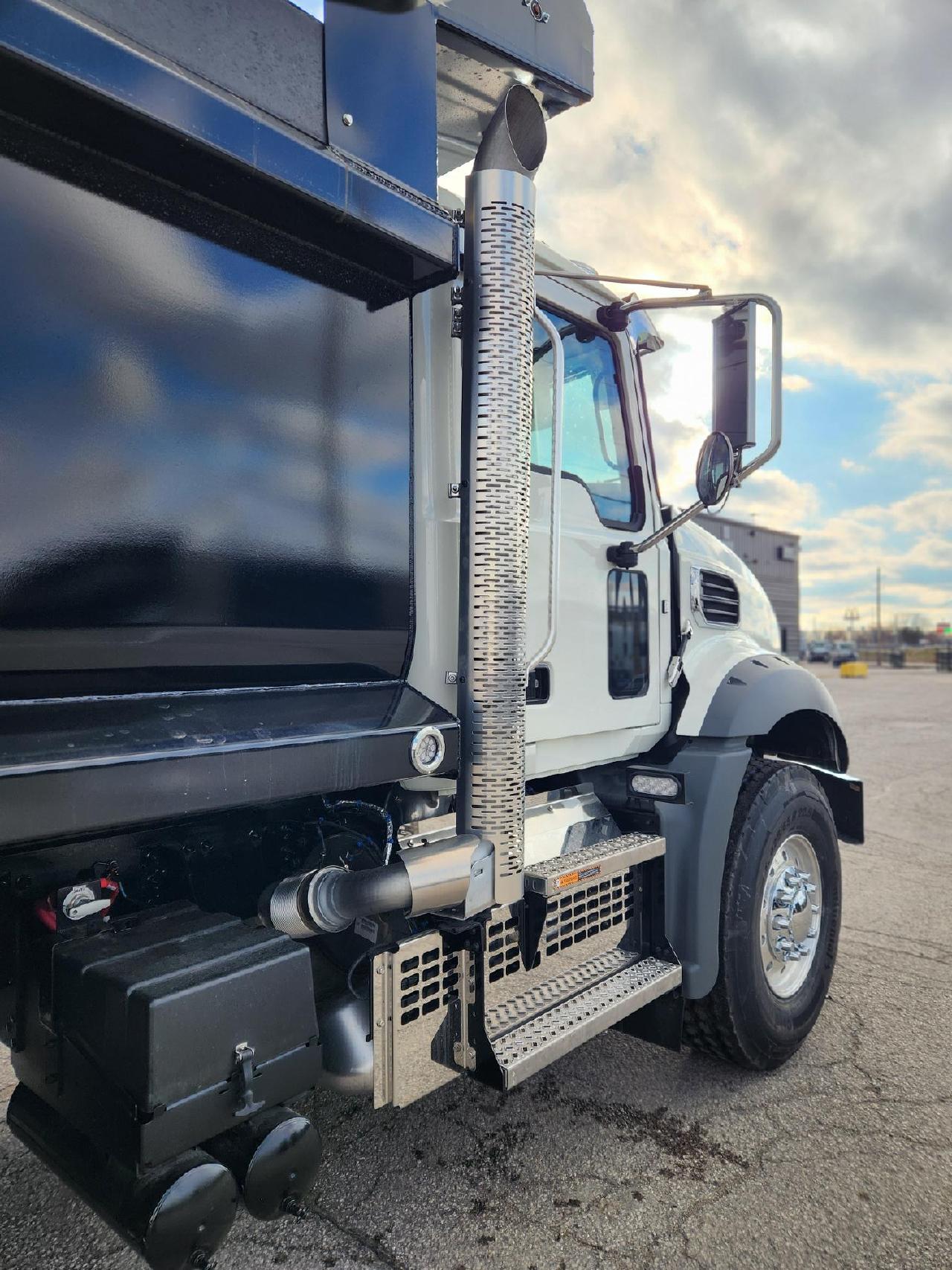 2026 Mack - image 18