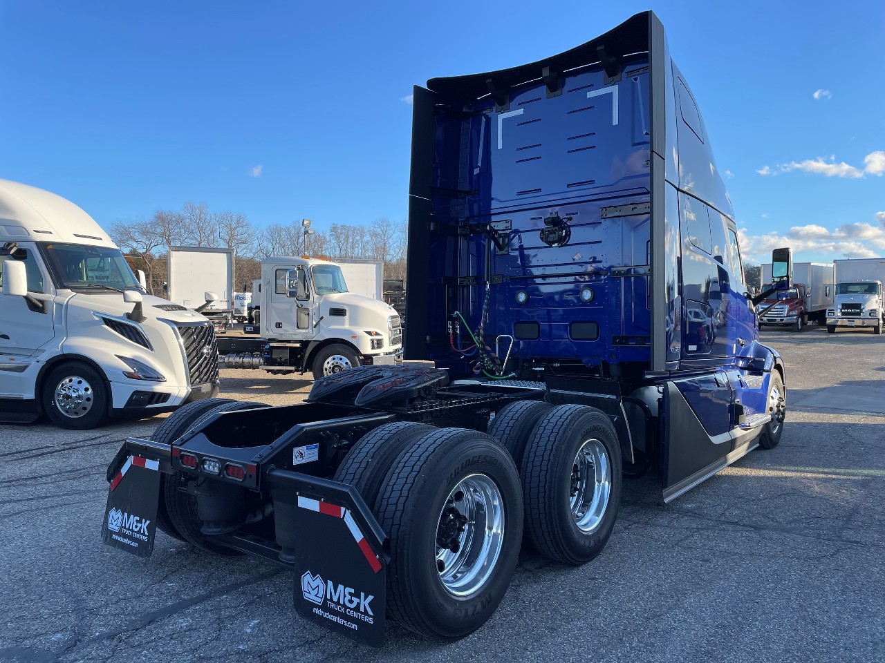 2026 Volvo - image 3