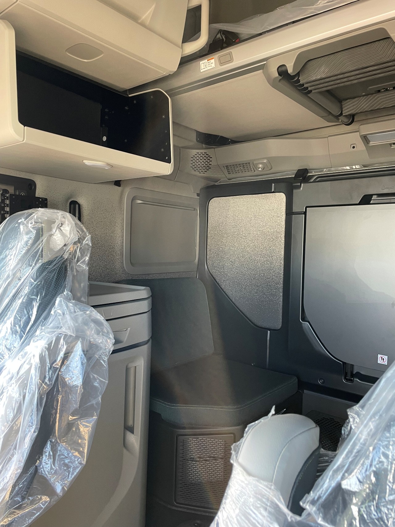 2026 Volvo - image 5