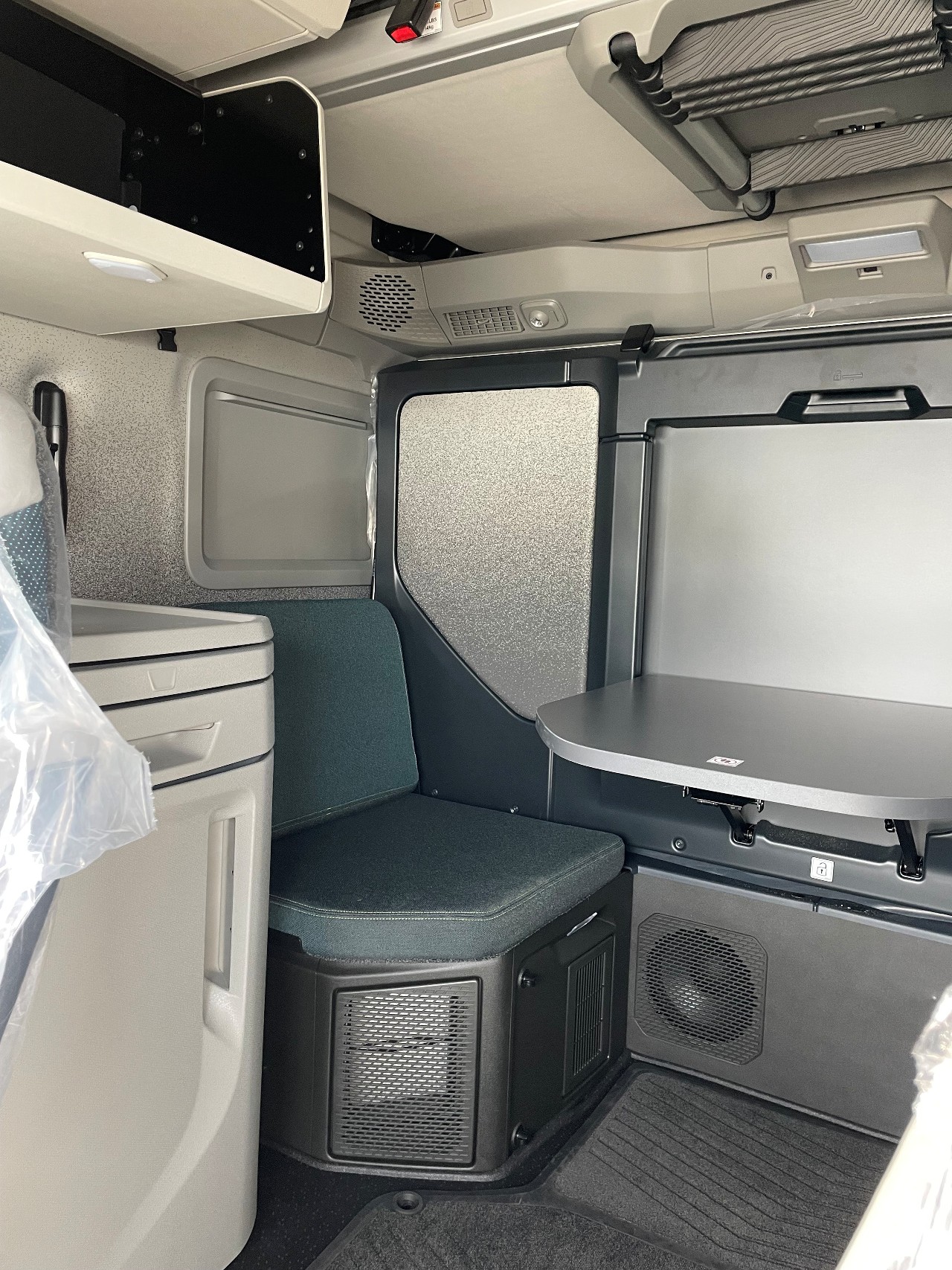 2026 Volvo - image 5