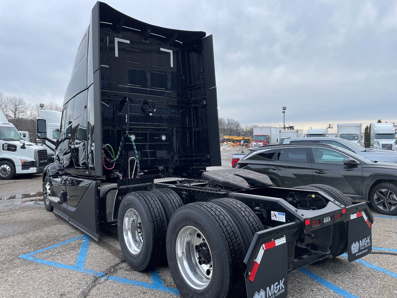 2026 Volvo - image 4