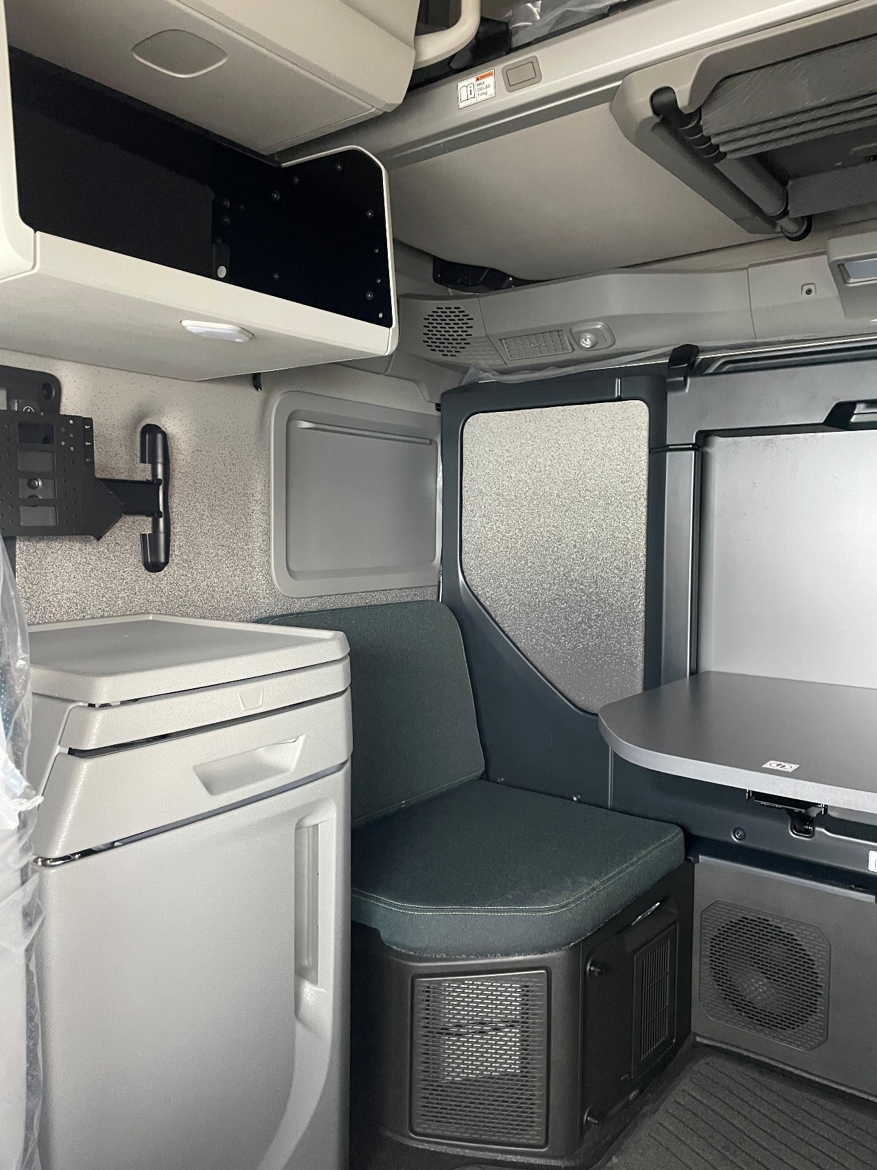 2026 Volvo - image 5