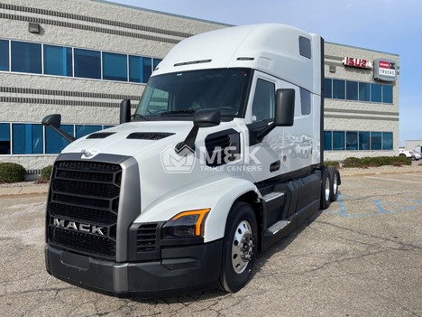 2026-mack-pioneer-mp13-sleeper #319808