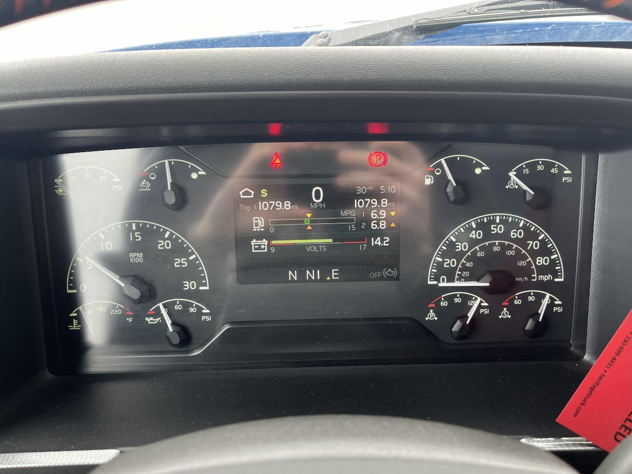 2026 Volvo - image 10