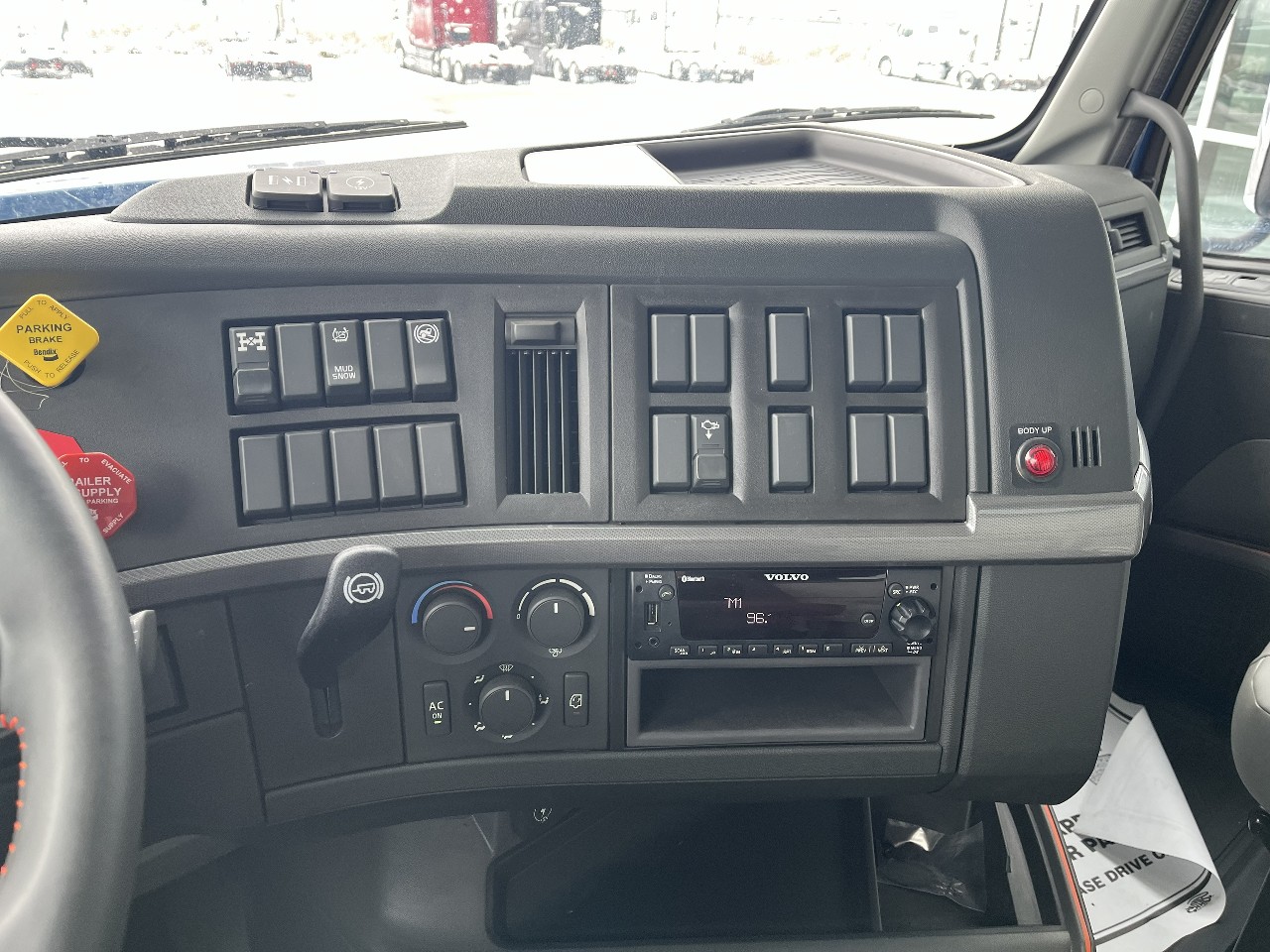 2026 Volvo - image 11