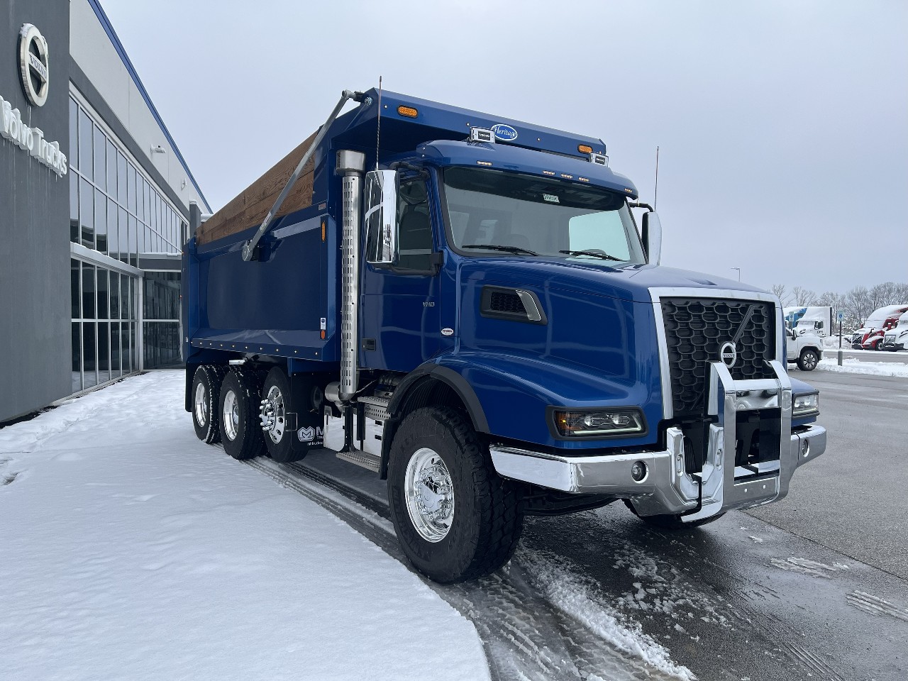 2026 Volvo - image 3