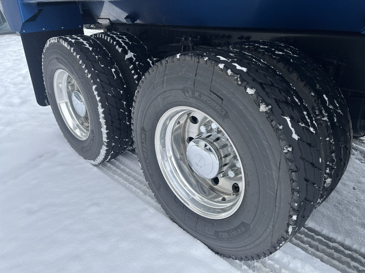 2026 Volvo - image 5