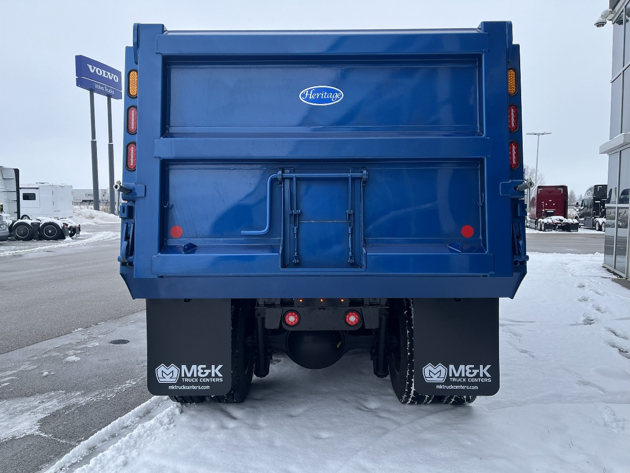 2026 Volvo - image 6