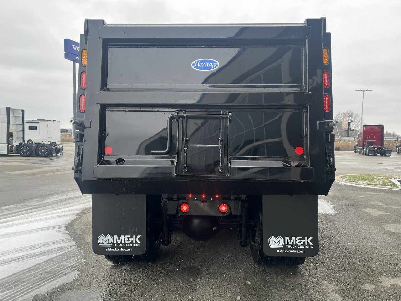 2026 Volvo - image 6