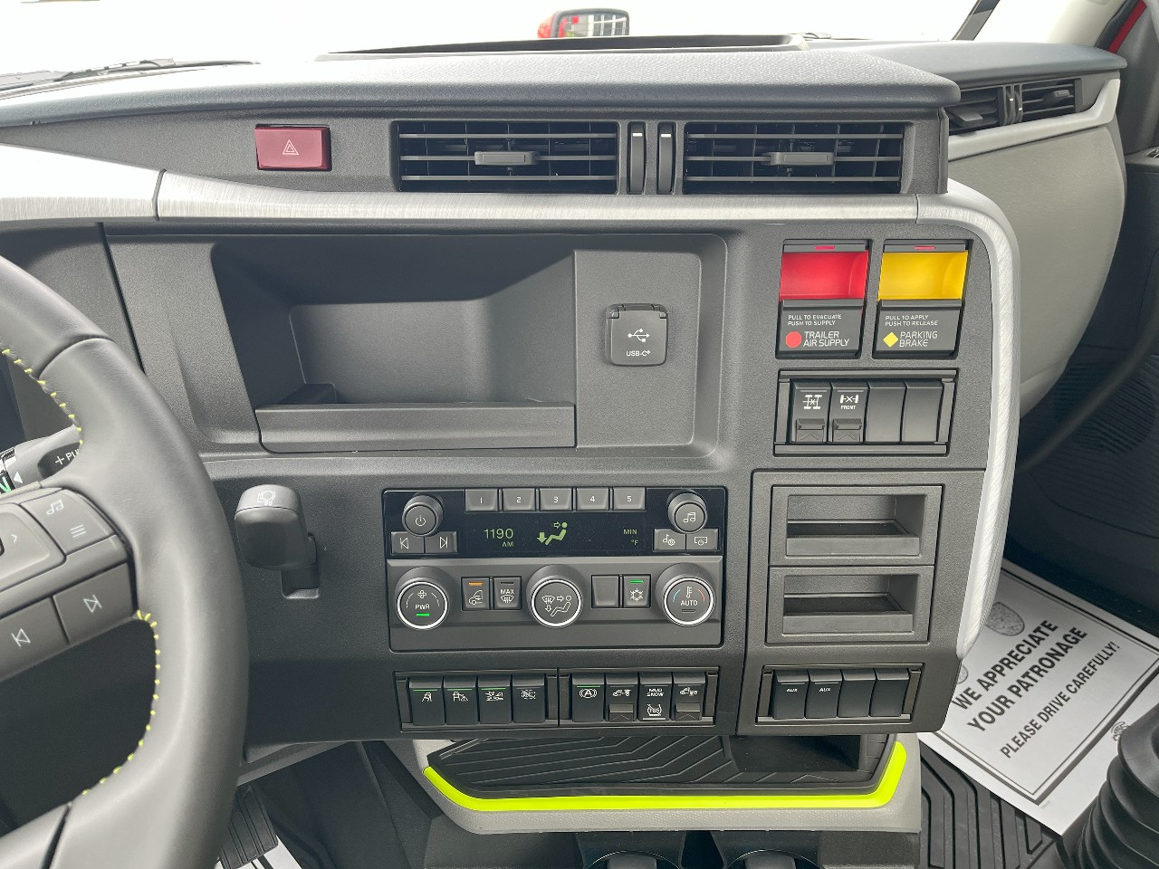 2026 Volvo - image 9