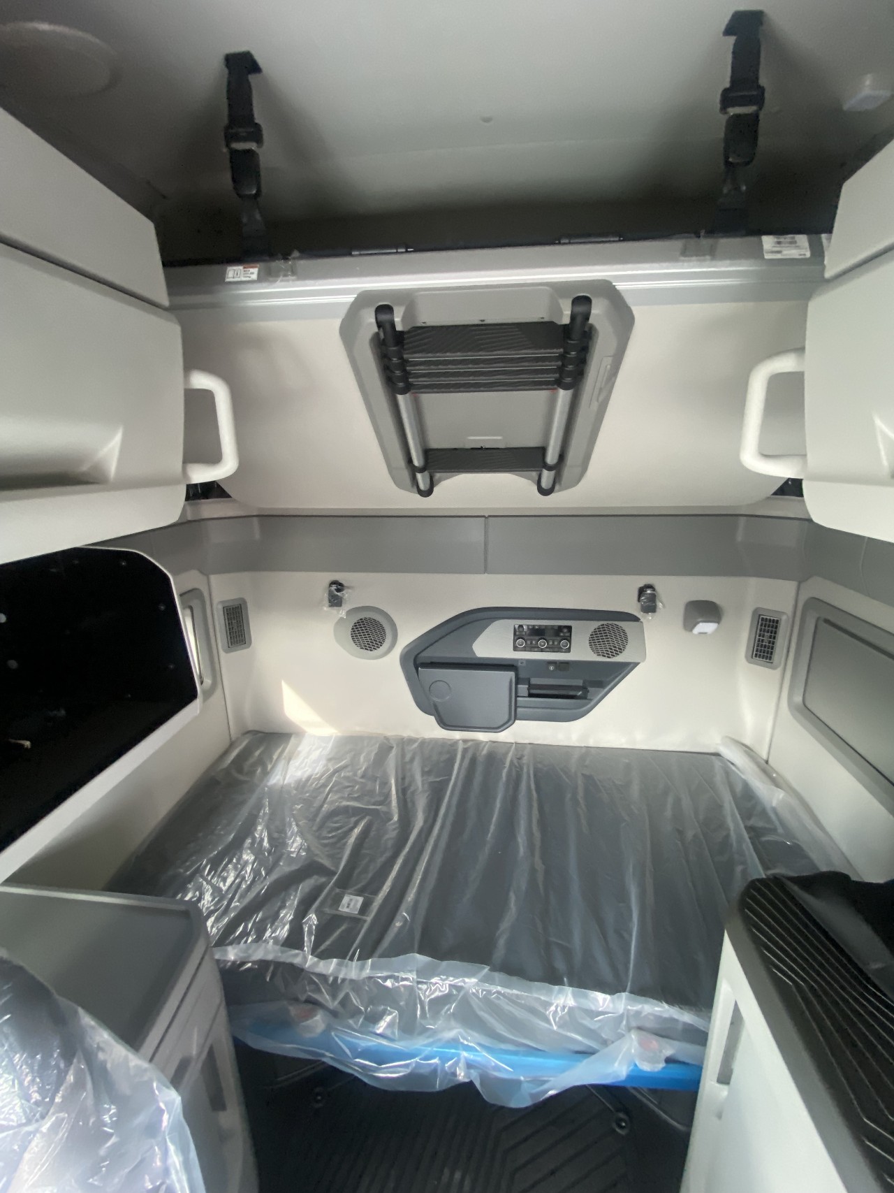 2026 Volvo - image 3