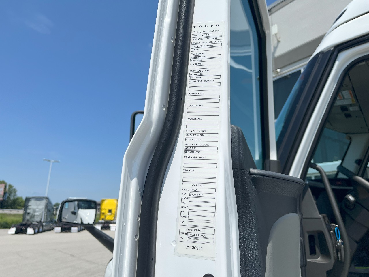 2026 Volvo - image 10