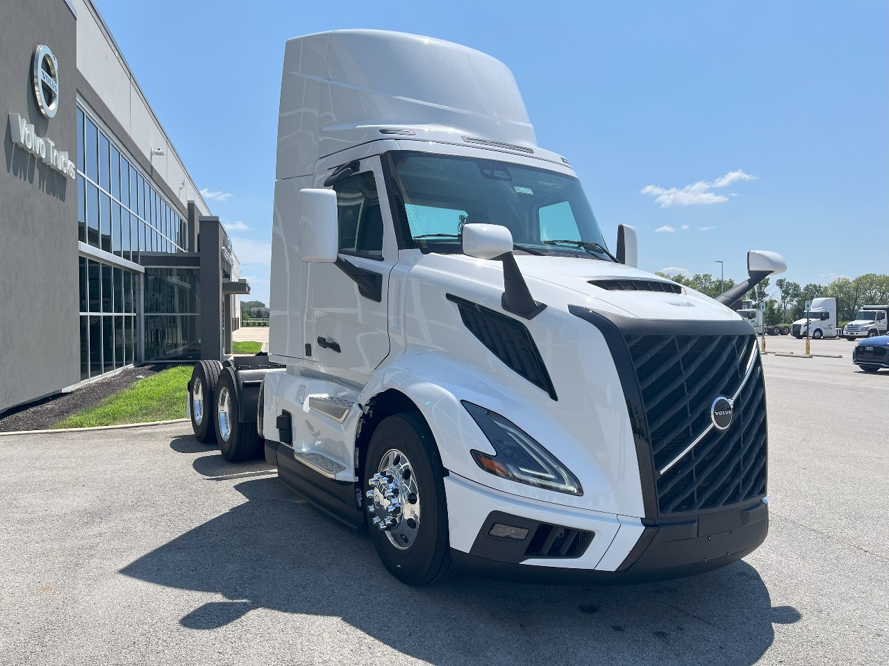 2026 Volvo - image 3