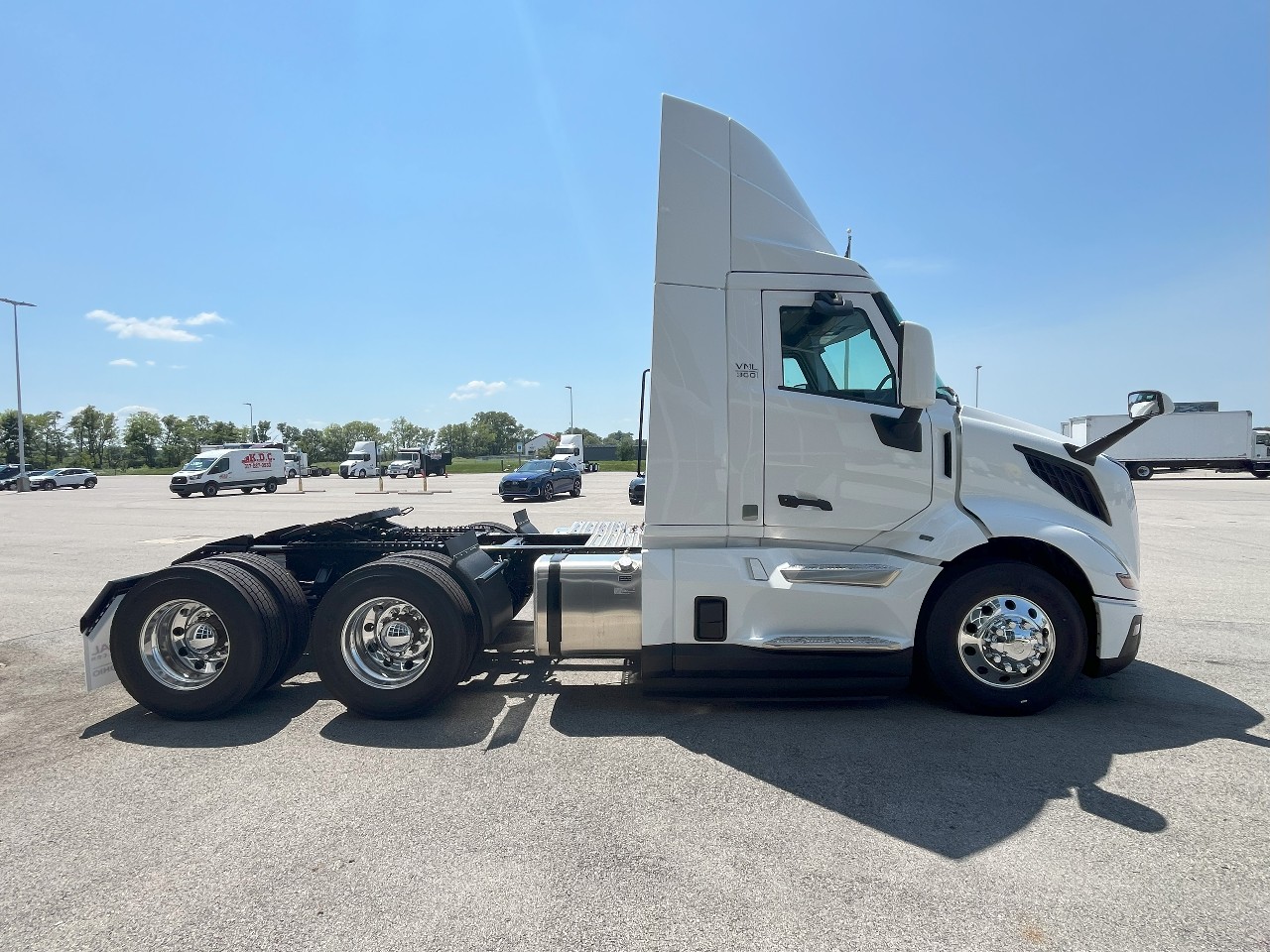 2026 Volvo - image 4