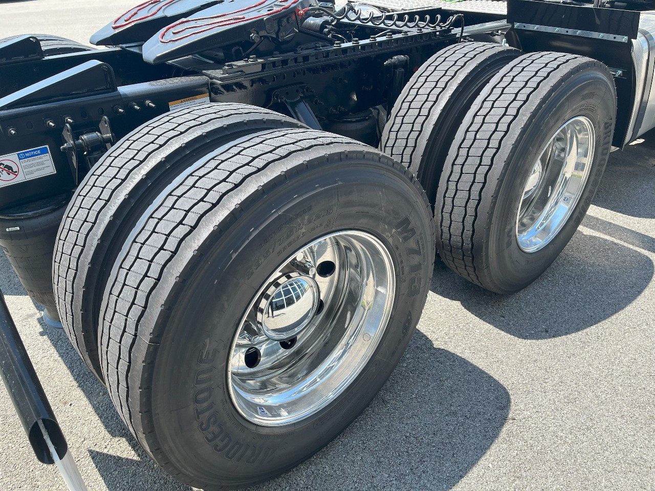 2026 Volvo - image 5