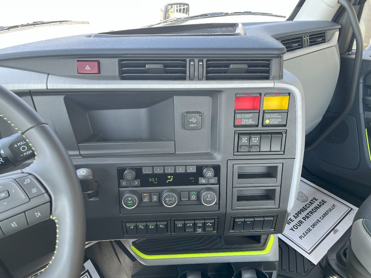 2026 Volvo - image 12