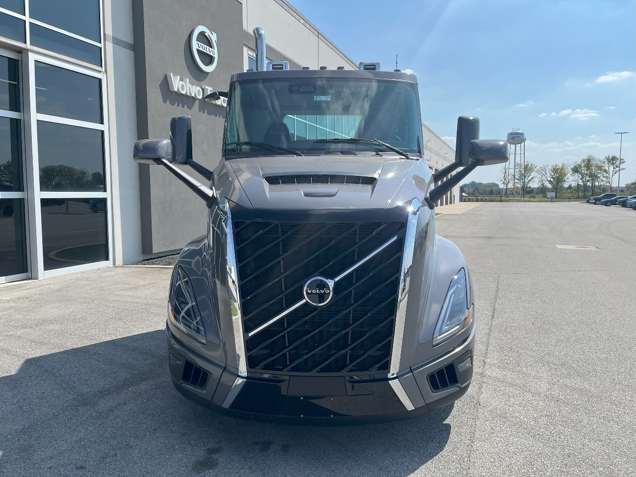 2026 Volvo - image 2