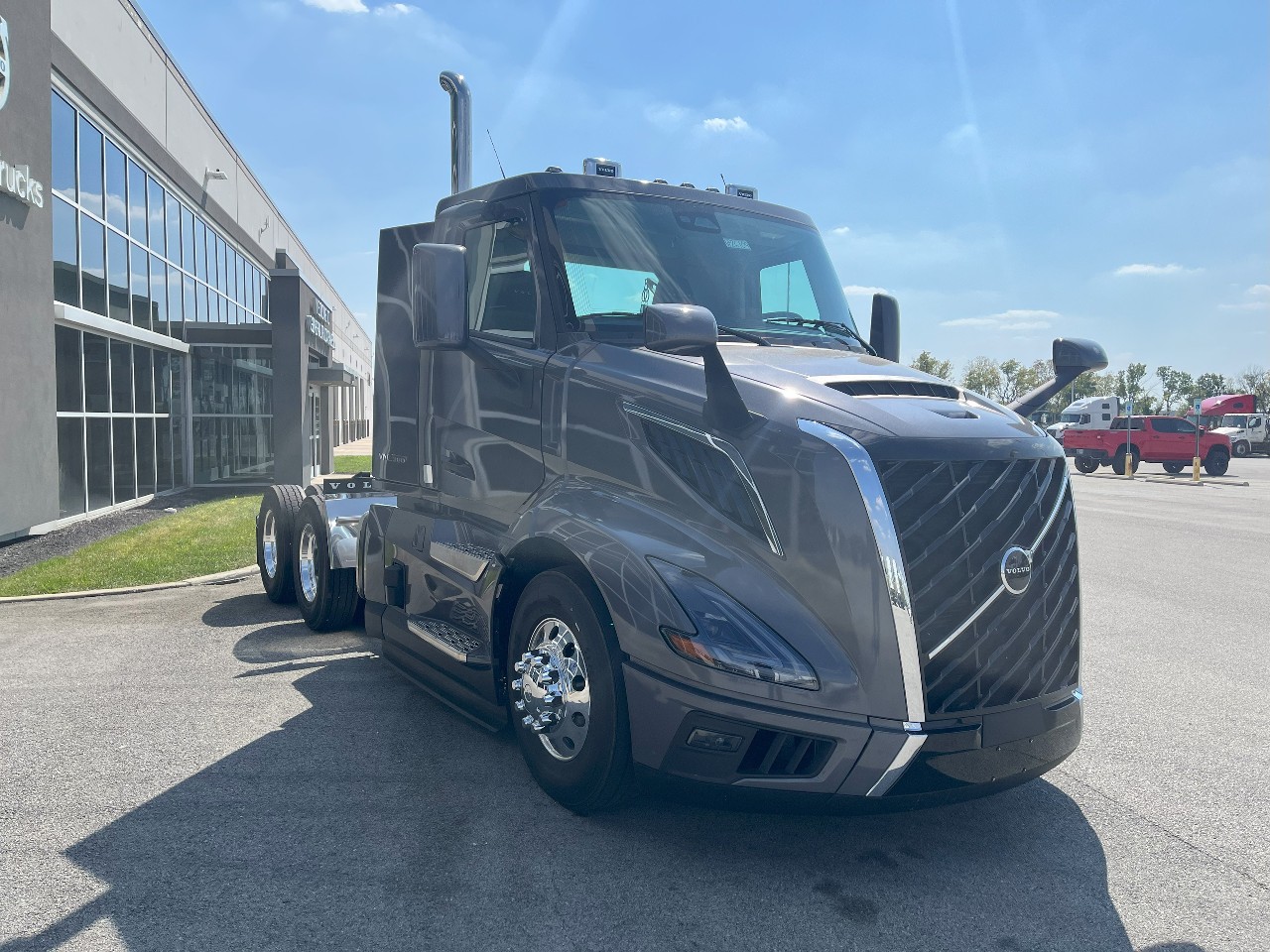 2026 Volvo - image 3