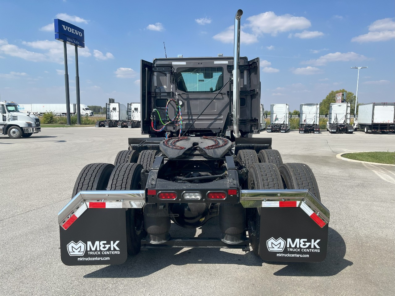 2026 Volvo - image 6