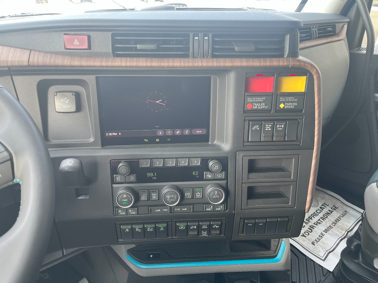 2026 Volvo - image 12