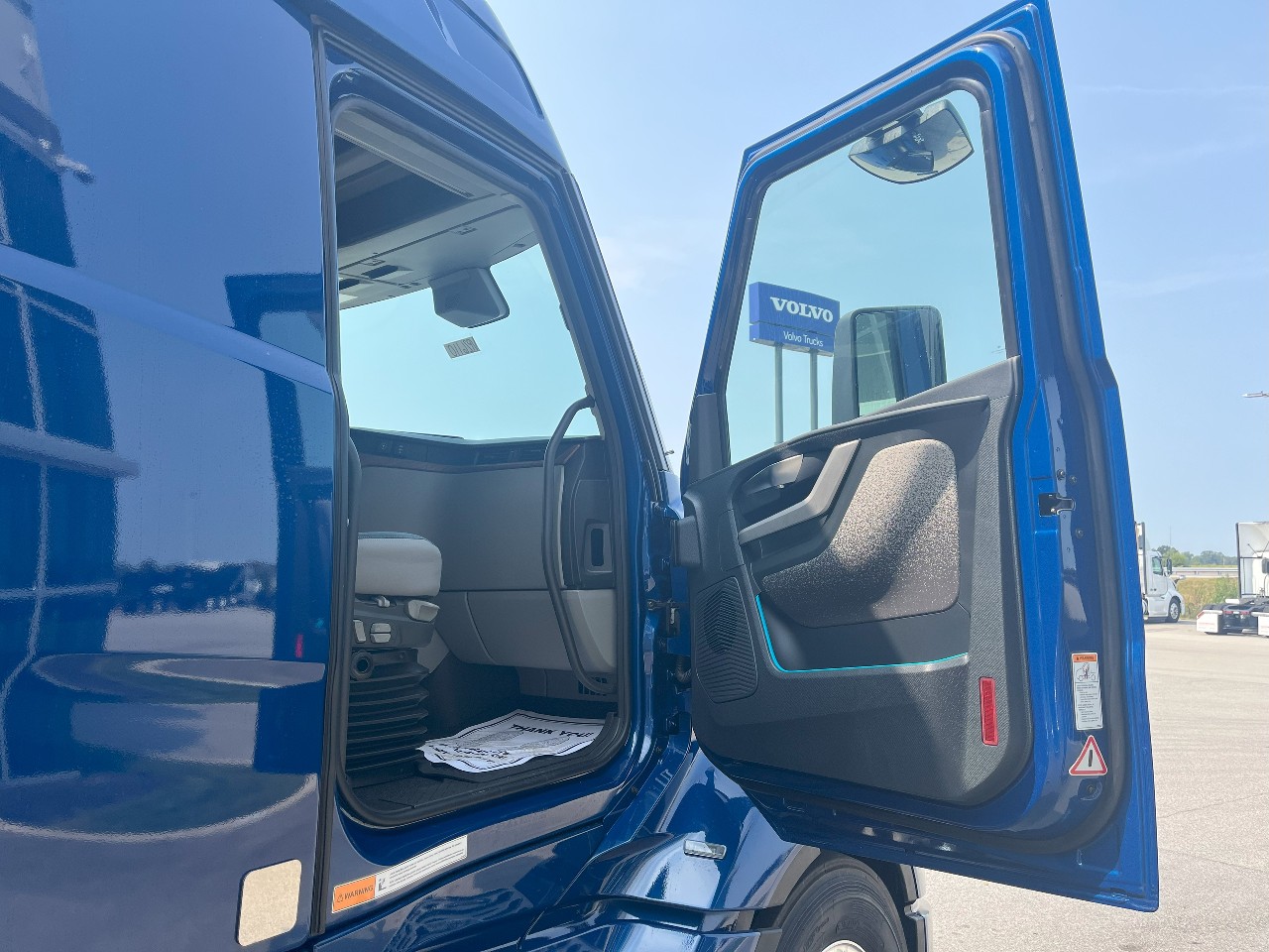 2026 Volvo - image 19